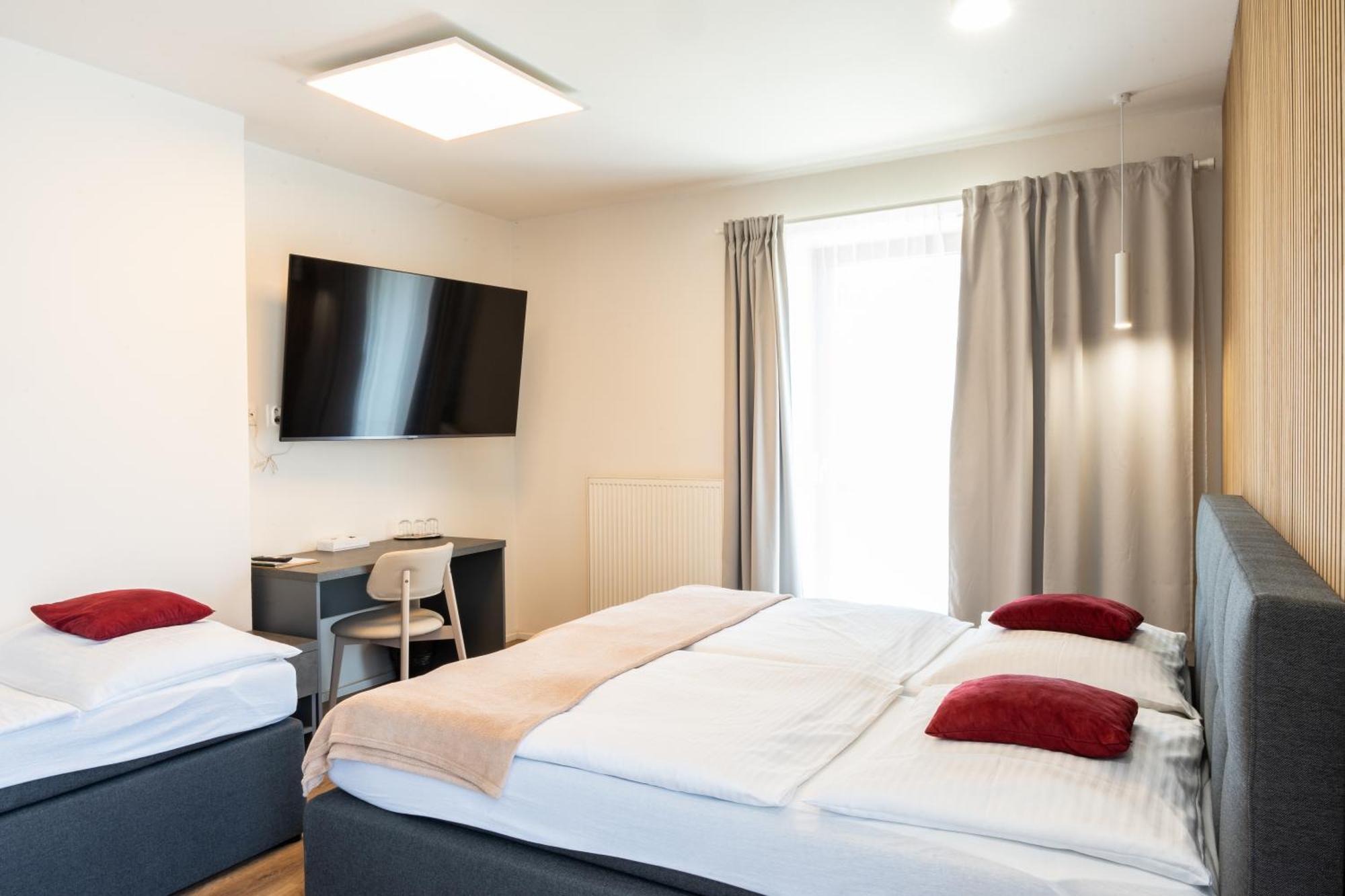 Hotel Sharingham Brno Esterno foto
