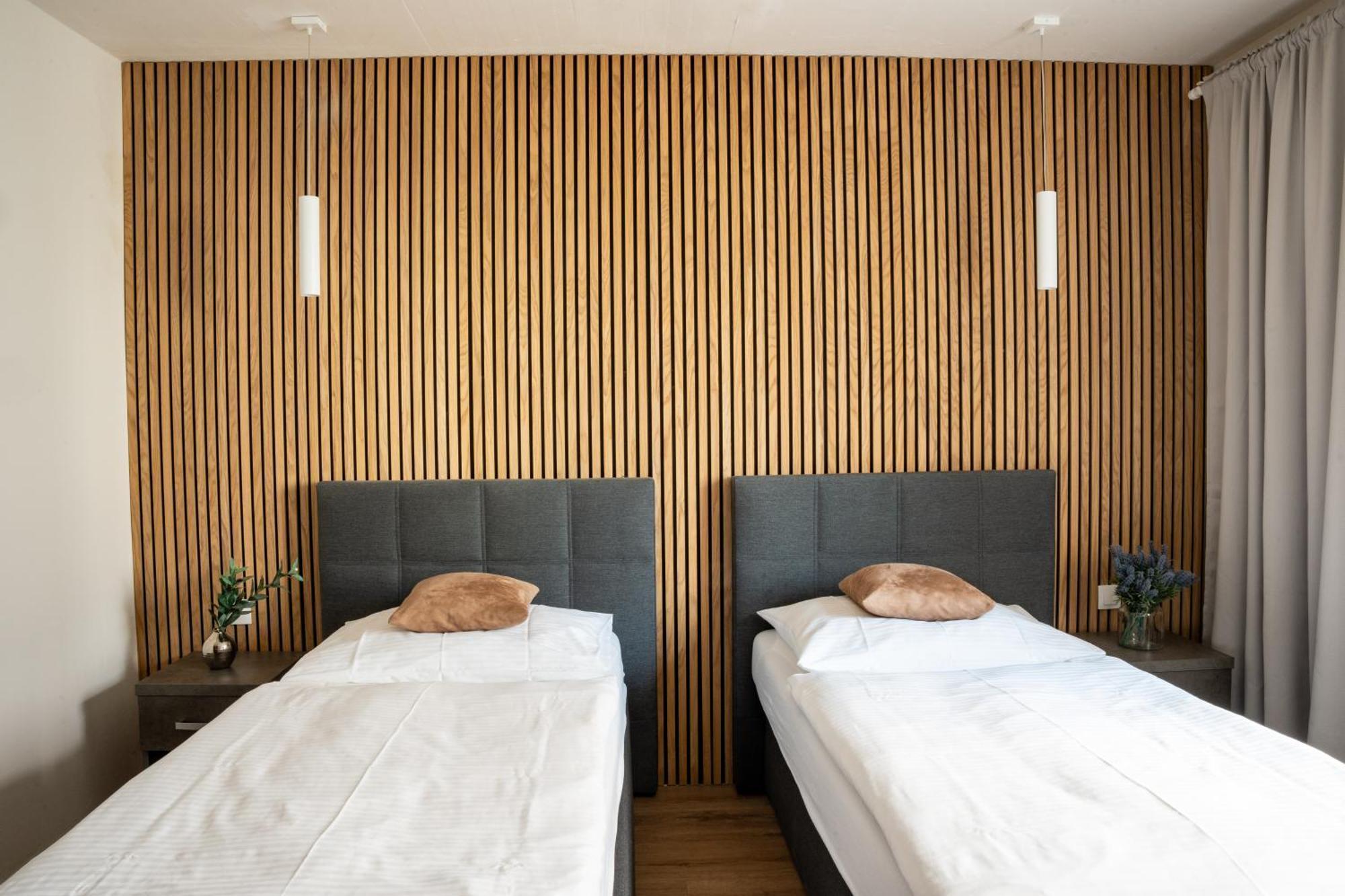 Hotel Sharingham Brno Esterno foto