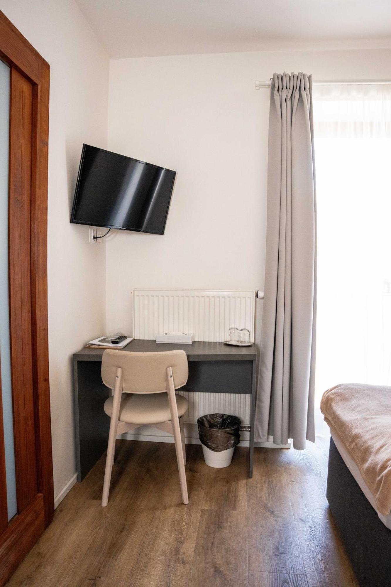 Hotel Sharingham Brno Esterno foto