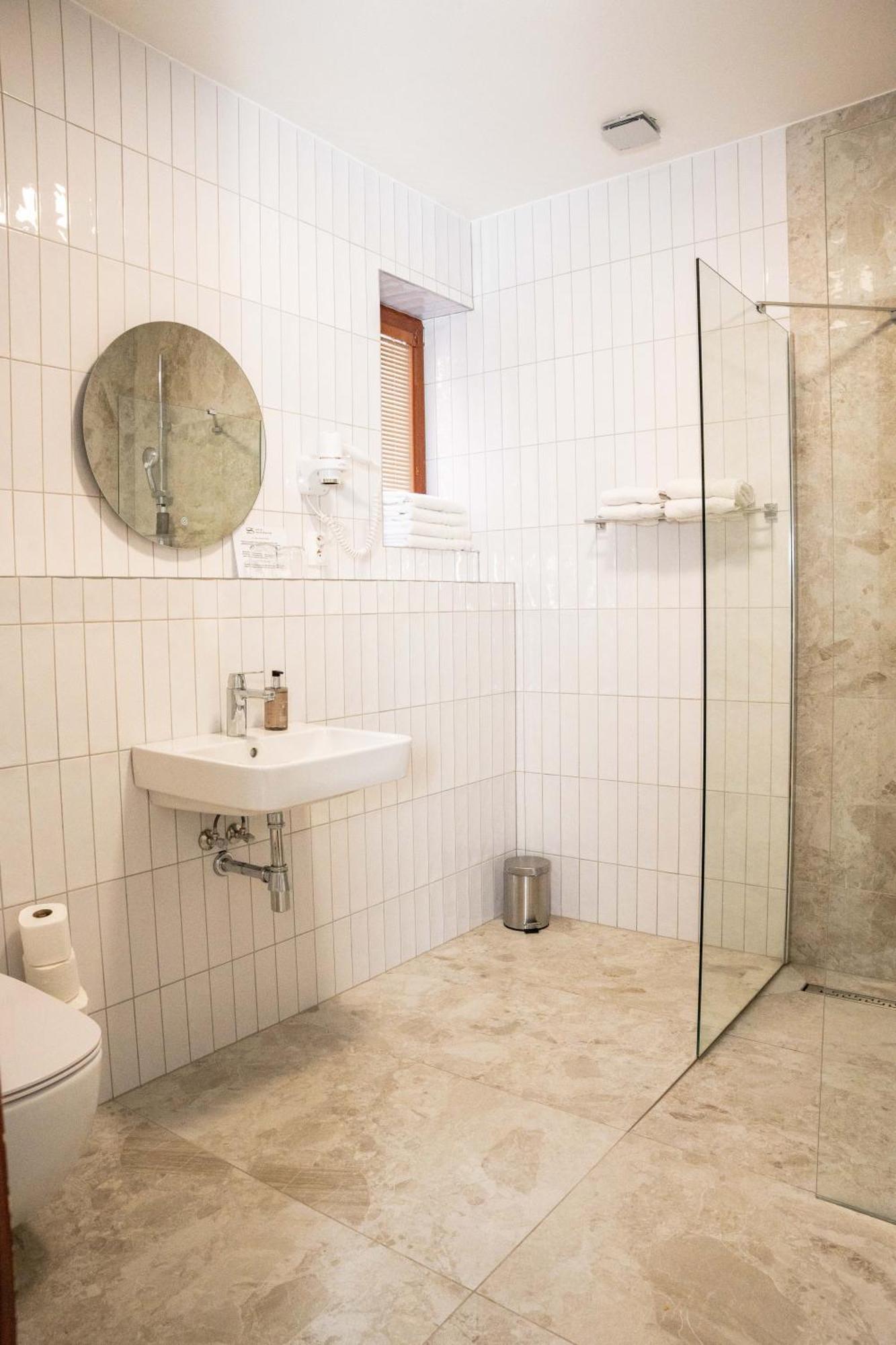 Hotel Sharingham Brno Esterno foto
