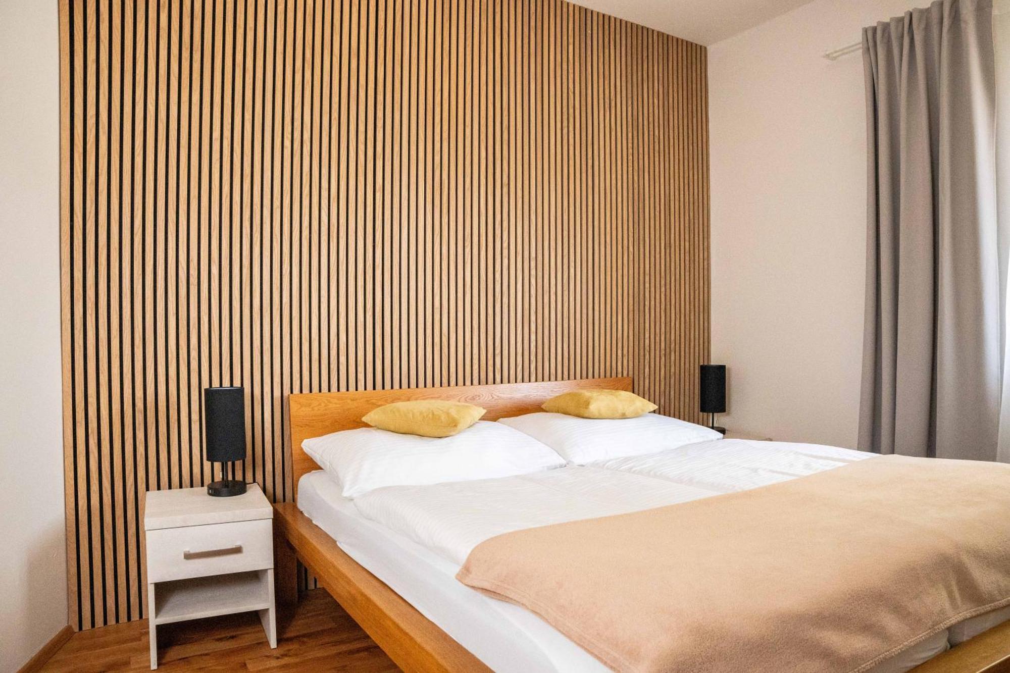 Hotel Sharingham Brno Esterno foto