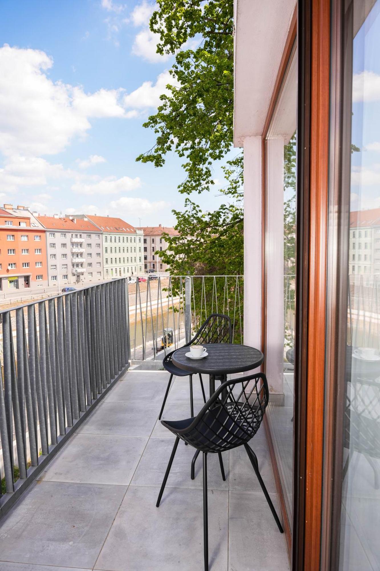 Hotel Sharingham Brno Esterno foto